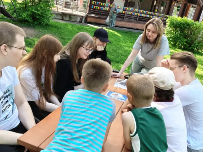 🐾 Ребята из ТОМ 22 прошли квест по творчеству Михаила Булгакова в городском п...